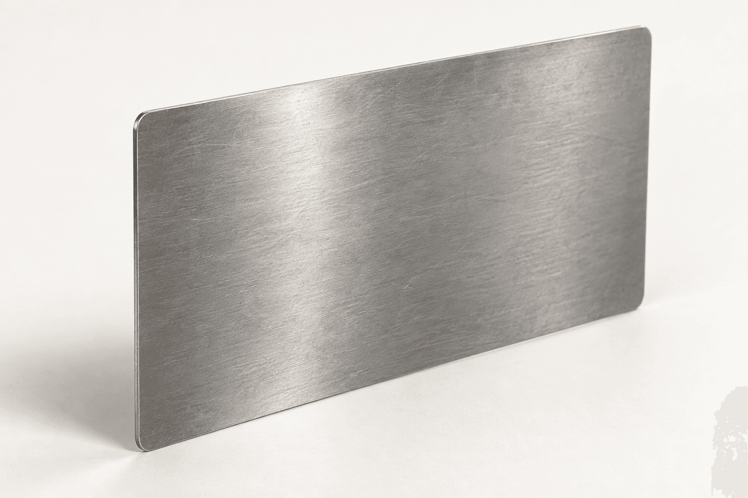 Original brand-neutral illustration of one intact rectangular steel card scraper without logos.